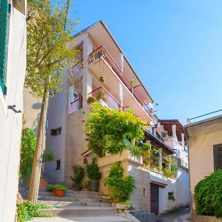 11063d * Makarska